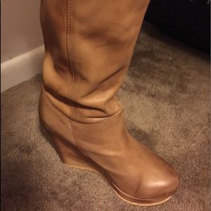 Tan LEATHER BOOTS!